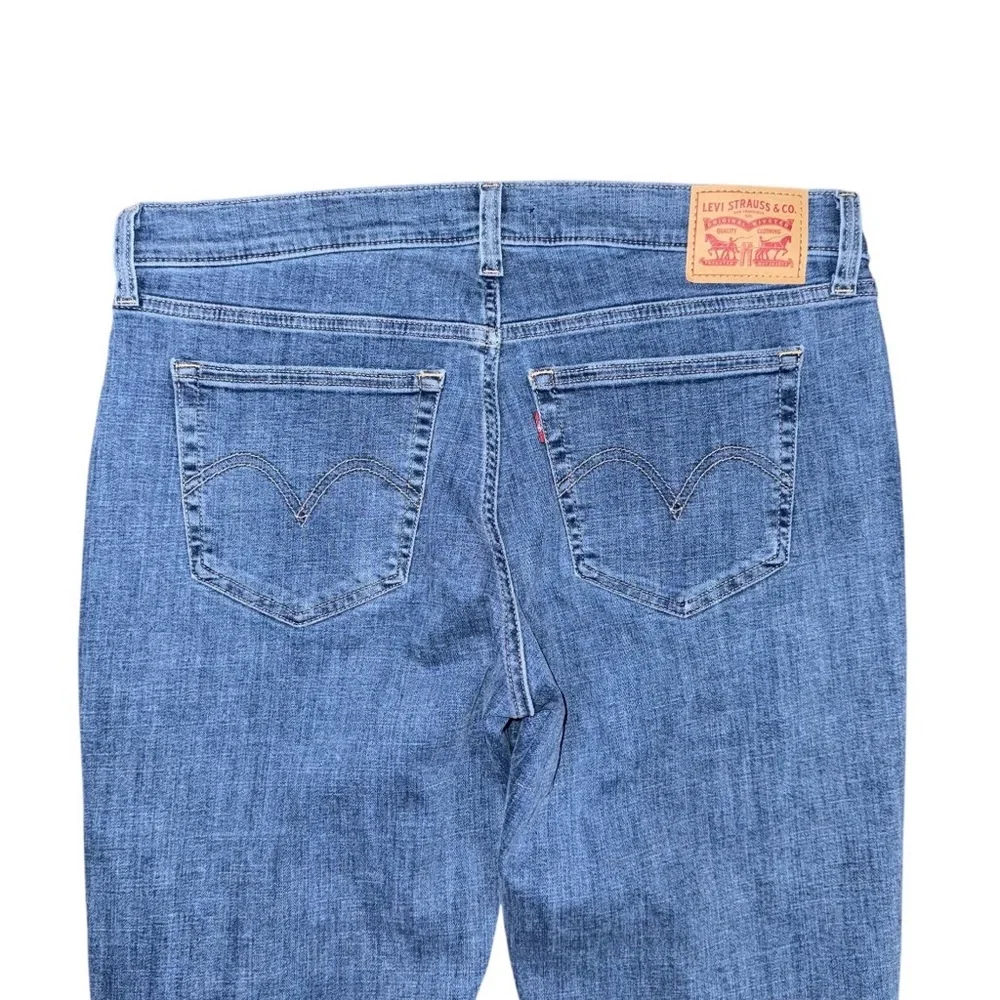 Levi’s Boyfriend Mid Rise Women’s Jeans Sz 31 x 27 Lapis Gem Medium Wash Stretch